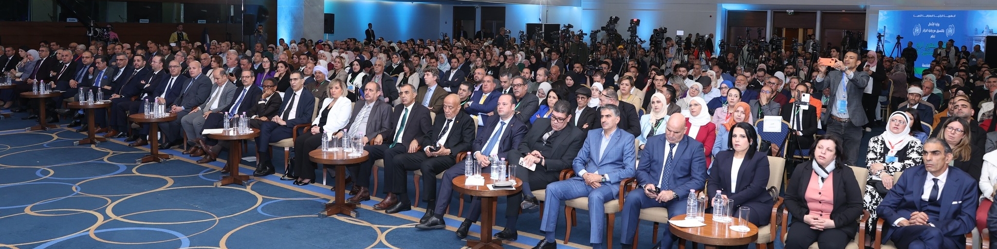 المدير العام للاتحاد يحضر في الجزائر اللقاء الجهوي للصحفيين والاعلاميين ومختلف الفاعلين في قطاع الاتصال لمناقشة الآفاق والتحديات التي تواجه مهنة الصحافة والمنتسبين إليها